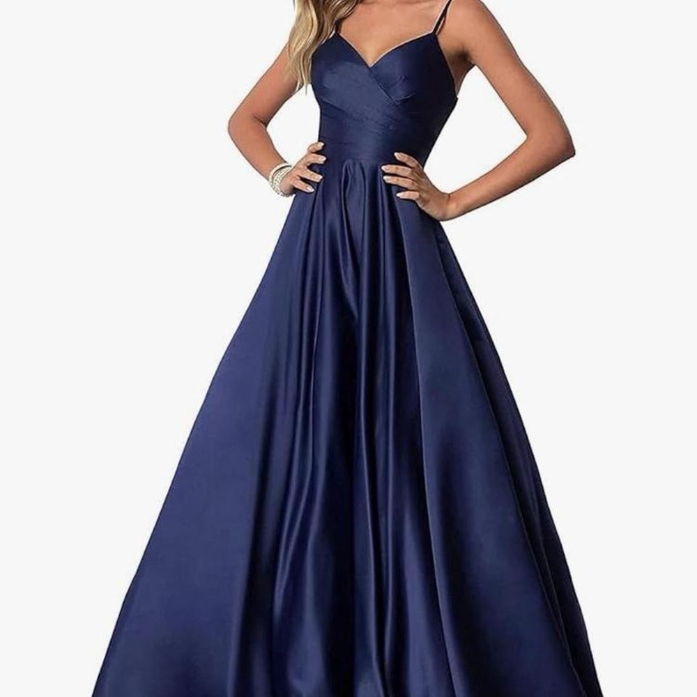 Elegant Navy Blue Evening Gown